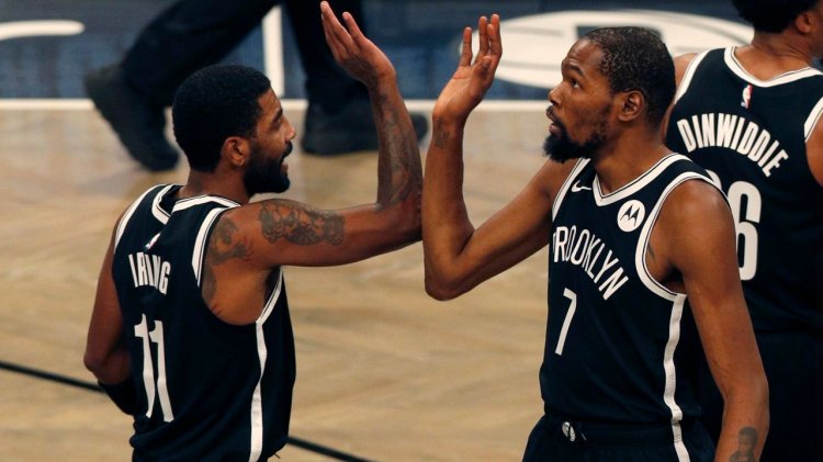 NBA : Le duo Kyrie Irving et Kevin Durant écœure les Suns.