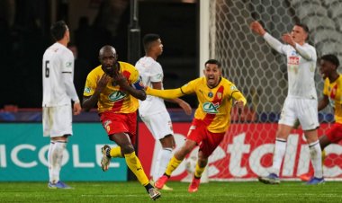 "Fais pas le con" L'échange exceptionnel entre Seko Fofana et l'arbitre de RC Lens - LOSC en Coupe de France