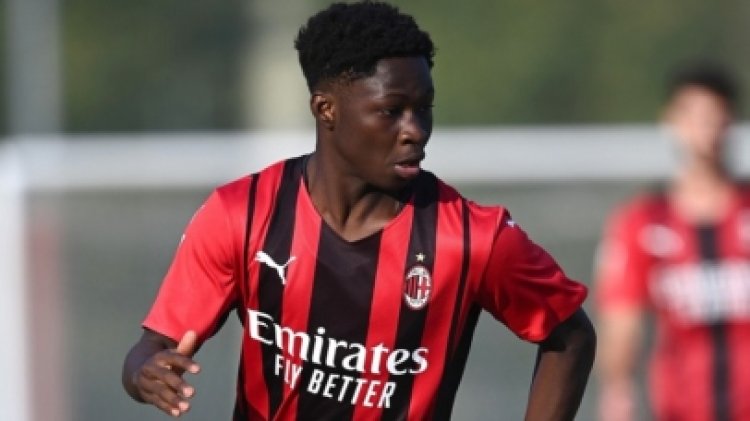 AC Milan : La pépite ivoirienne Chaka Traore succède à Kessié en équipe première!